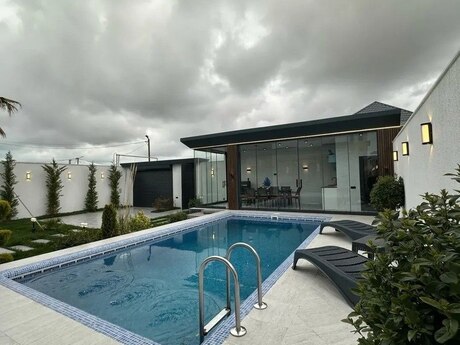 4 otaqlı həyət evi/bağ evi - Buzovna q. - 250 m²