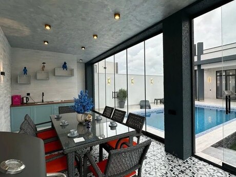 4 otaqlı həyət evi/bağ evi - Buzovna q. - 250 m²