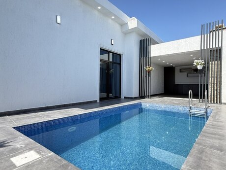4 otaqlı həyət evi/bağ evi - Mərdəkan q. - 140 m²