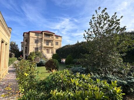 6 otaqlı həyət evi/bağ evi - Nəsimi m. - 650 m²