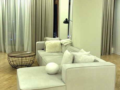4 otaqlı həyət evi/bağ evi - Yasamal q. - 414 m²
