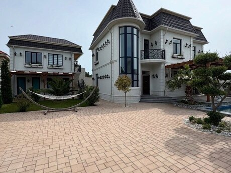 5 otaqlı həyət evi/bağ evi - Mərdəkan q. - 300 m²