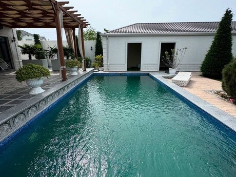 5 otaqlı həyət evi/bağ evi - Mərdəkan q. - 300 m²