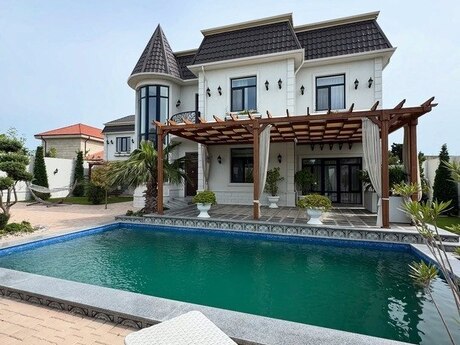 5 otaqlı həyət evi/bağ evi - Mərdəkan q. - 300 m²