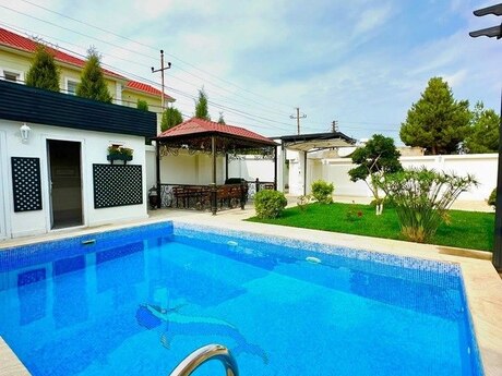 4 otaqlı həyət evi/bağ evi - Buzovna q. - 250 m²