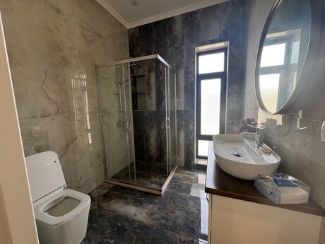 4 otaqlı həyət evi/bağ evi - Mərdəkan q. - 200 m²