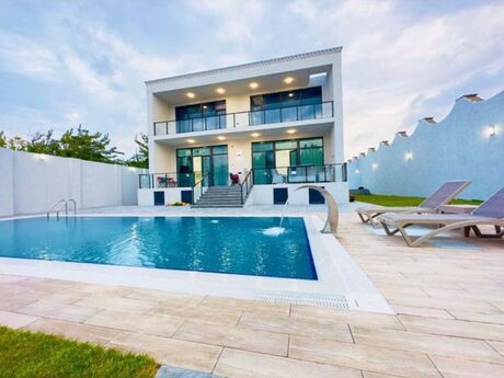 4 otaqlı həyət evi/bağ evi - Şüvəlan q. - 240 m²