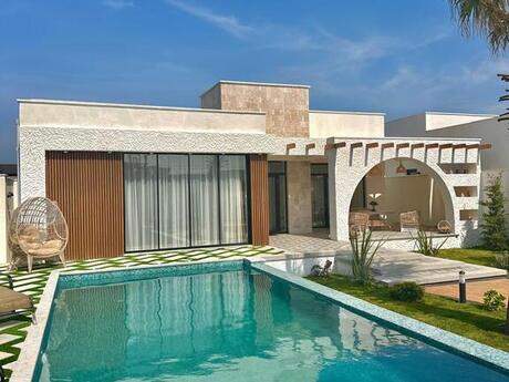 4 otaqlı həyət evi/bağ evi - Buzovna q. - 240 m²