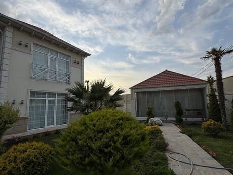 5 otaqlı həyət evi/bağ evi - Mərdəkan q. - 250 m²