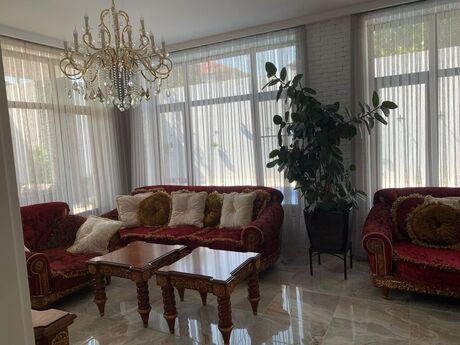 6 otaqlı həyət evi/bağ evi - Badamdar q. - 300 m²