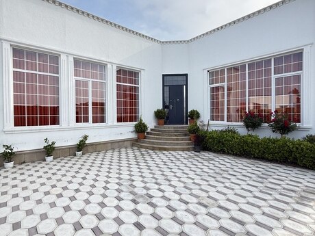 4 otaqlı həyət evi/bağ evi - Mərdəkan q. - 155 m²