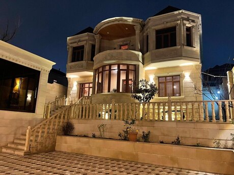 7 otaqlı həyət evi/bağ evi - M.Ə.Rəsulzadə q. - 271 m²