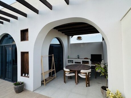 4 otaqlı həyət evi/bağ evi - Mərdəkan q. - 360 m²