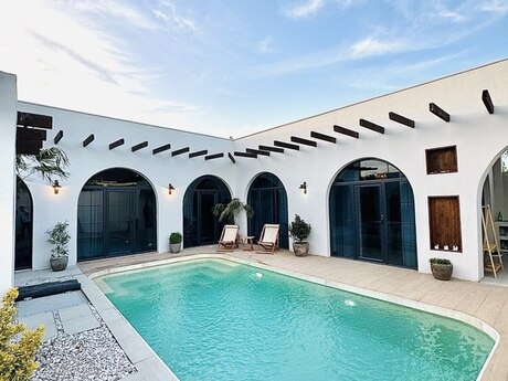 4 otaqlı həyət evi/bağ evi - Mərdəkan q. - 360 m²