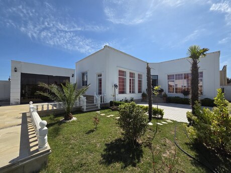 4 otaqlı həyət evi/bağ evi - Mərdəkan q. - 240 m²