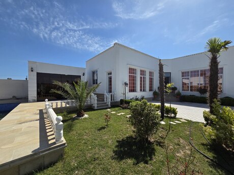 4 otaqlı həyət evi/bağ evi - Mərdəkan q. - 240 m²