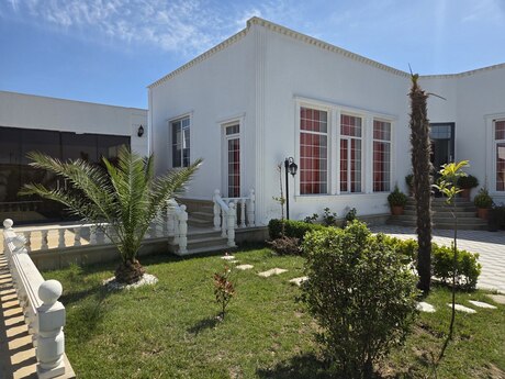 4 otaqlı həyət evi/bağ evi - Mərdəkan q. - 240 m²
