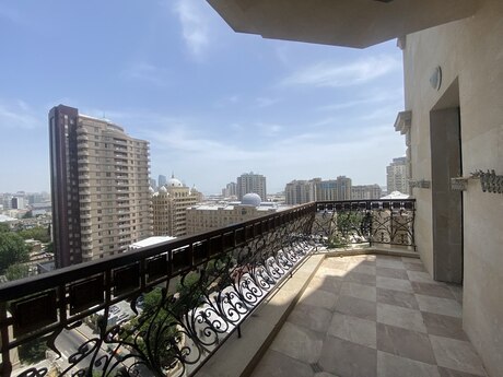 4-room apartment, 240 m², Nizami: 1 100 000 ₼ 5