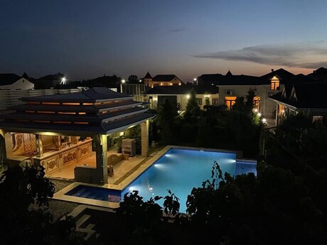 6 otaqlı həyət evi/bağ evi - Mərdəkan q. - 460 m²