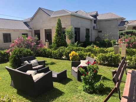 6 otaqlı həyət evi/bağ evi - Mərdəkan q. - 460 m²
