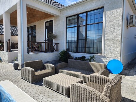 4 otaqlı həyət evi/bağ evi - Mərdəkan q. - 240 m²
