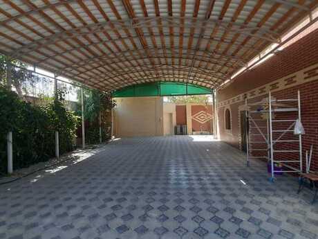 12 otaqlı həyət evi/bağ evi - Novxanı q. - 450 m²