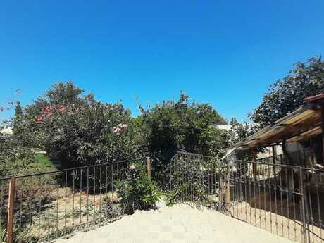 12 otaqlı həyət evi/bağ evi - Novxanı q. - 450 m²