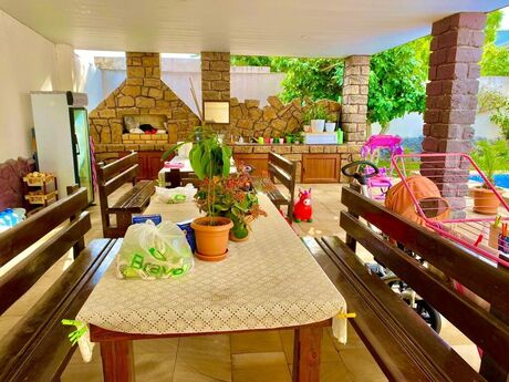 5 otaqlı həyət evi/bağ evi - Mərdəkan q. - 280 m²