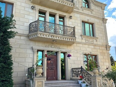 6 otaqlı həyət evi/bağ evi - Mərdəkan q. - 400 m²