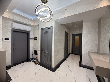 3 otaqlı yeni tikili - Şah İsmayıl Xətai m. - 150 m²