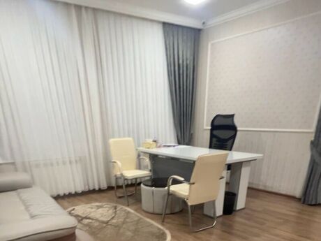 20-комн. офис - м. Азадлыг проспекти - 1100 м²