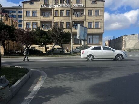 20-комн. офис - м. Азадлыг проспекти - 1100 м²