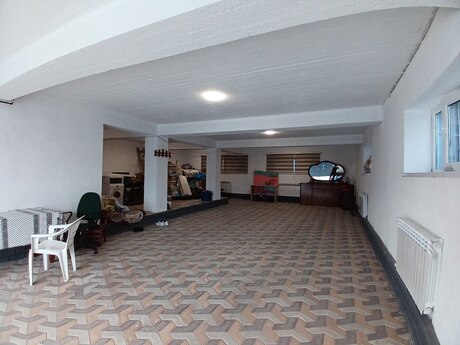 6 otaqlı həyət evi/bağ evi - Zığ q. - 420 m²
