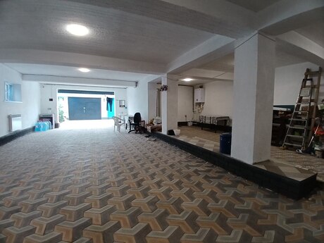 6 otaqlı həyət evi/bağ evi - Zığ q. - 420 m²