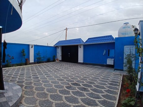 6 otaqlı həyət evi/bağ evi - Zığ q. - 420 m²