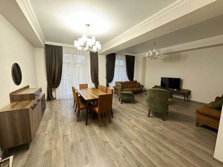 4 otaqlı yeni tikili - Ağ şəhər q. - 190 m²