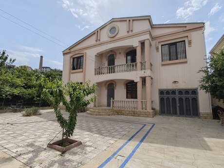 6 otaqlı həyət evi/bağ evi - Qaraçuxur q. - 280 m²
