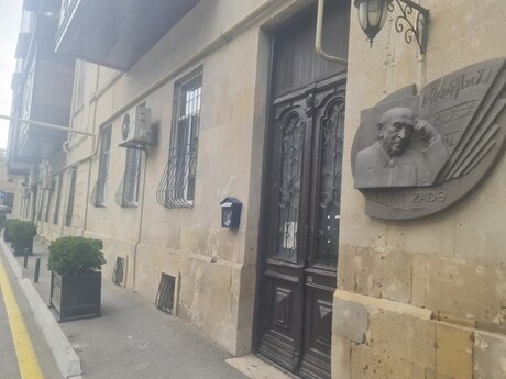 Elan №5243132 - Bakı, Sahil m., 2 otaqlı, 69 m², 2/3 mərtəbə