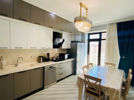 3 otaqlı yeni tikili - 8 Noyabr m. - 115 m²