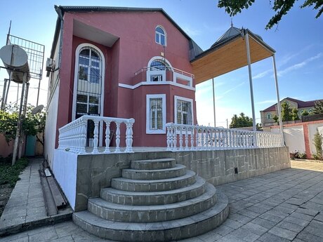5 otaqlı həyət evi/bağ evi - Novxanı q. - 220 m²