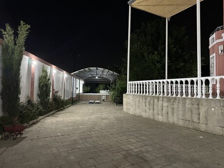 5 otaqlı həyət evi/bağ evi - Novxanı q. - 220 m²