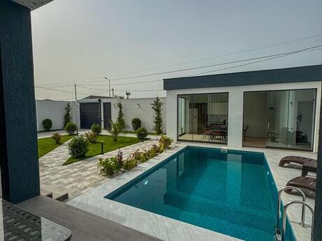 4 otaqlı həyət evi/bağ evi - Şüvəlan q. - 180 m²