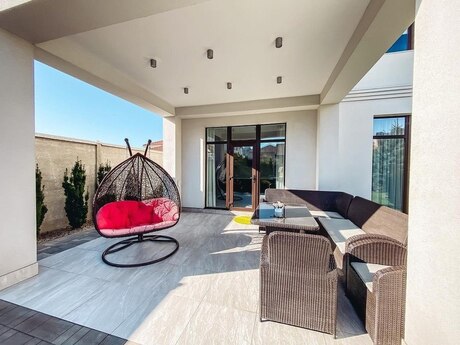 5 otaqlı həyət evi/bağ evi - Mərdəkan q. - 400 m²