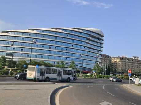 Obyekt - Ağ şəhər q. - 295 m²