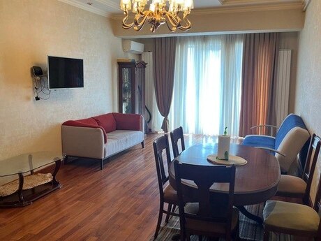 2 otaqlı yeni tikili - Şah İsmayıl Xətai m. - 78 m²