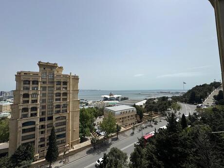 4 otaqlı köhnə tikili - İçəri Şəhər m. - 120 m²