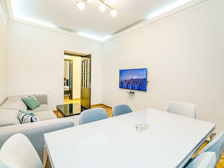 3 otaqlı köhnə tikili - Sahil m. - 107 m²