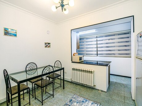 3 otaqlı köhnə tikili - Sahil m. - 103 m²