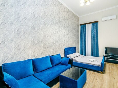 1-комн. вторичка - м. Сахил - 42 м²