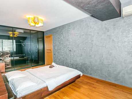 2 otaqlı köhnə tikili - 28 May m. - 88 m²